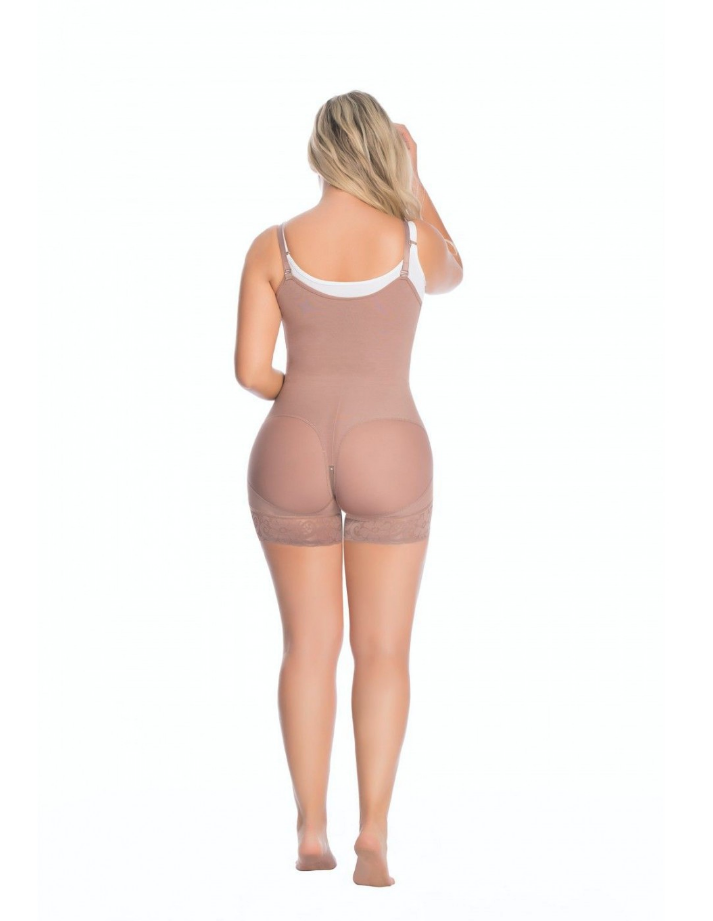 Faja Cachetera de Alta Compresión – Moldeo Discreto y Realce Natural